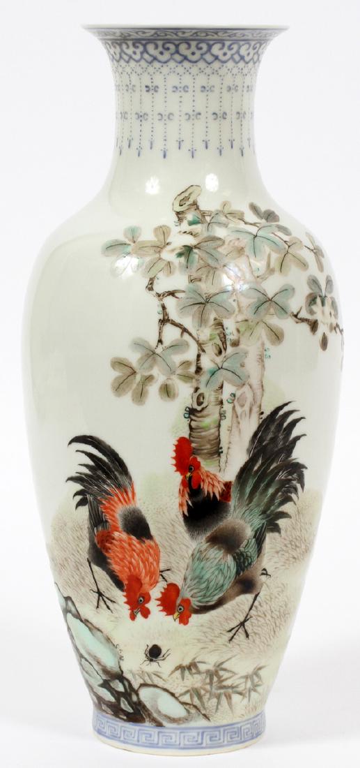 CHINESE HAND PAINTED ROOSTER PORCELAIN VASE