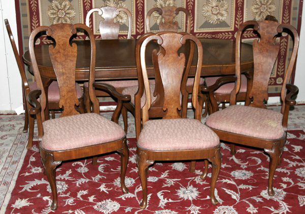 HENREDON DINING ROOM TABLE & 8 CHAIRS: HENREDON WALNUT DOUBLE-PEDESTAL DINING TABLE WITH TWO LEAVES & EIGHT QUEEN ANNE STYLE CHAIRS:Including two Queen Anne style arm chairs and six side chairs, having red and beige herringbone upholstery;