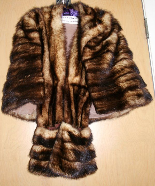 121499 ANTIQUE FUR CAPE BY ANNIS FURS, C.1930
