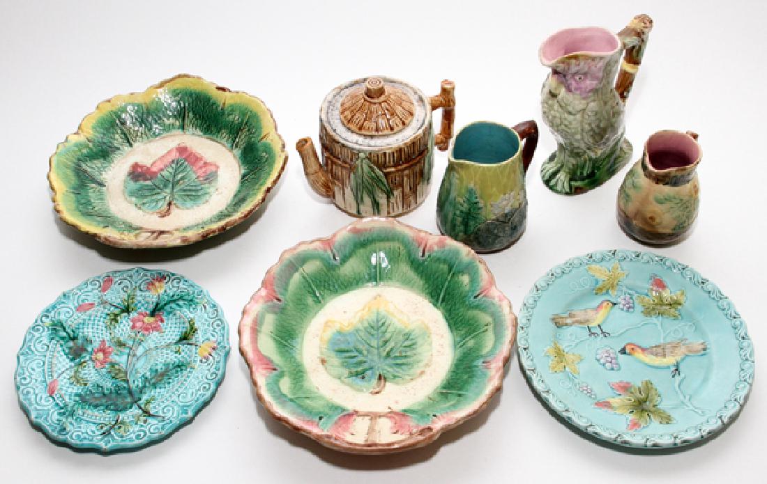 MAJOLICA POTTERY PLATES PITCHERS TEAPOT 19TH.C. (1 of 3)