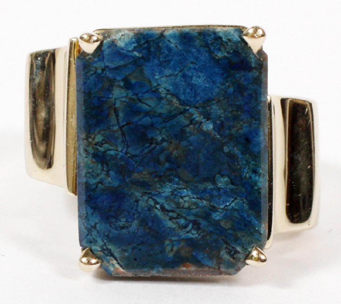 14KT YELLOW GOLD RING W/ SODALITE RING: 14KT YELLOW GOLD RING WITH SODALITE RING:Impressed 14kt. Weighing 8.5 grams.