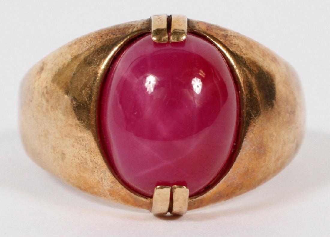 10 KT GOLD SYNTHETIC STAR SAPPHIRE MEN'S RING (1 of 2)