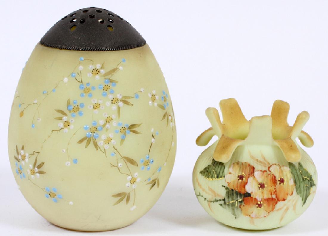 MT. WASHINGTON EGG SUGAR SHAKER & TOOTHPICK HOLDER (1 of 2)