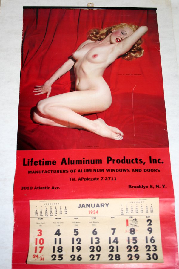 ORIGINAL MARILYN MONROE CALENDAR: ORIGINAL MARILYN MONROE CALENDAR:Famous calendar pose. Ex private consignor, Grosse Pointe, Mi. (rev.20070316)