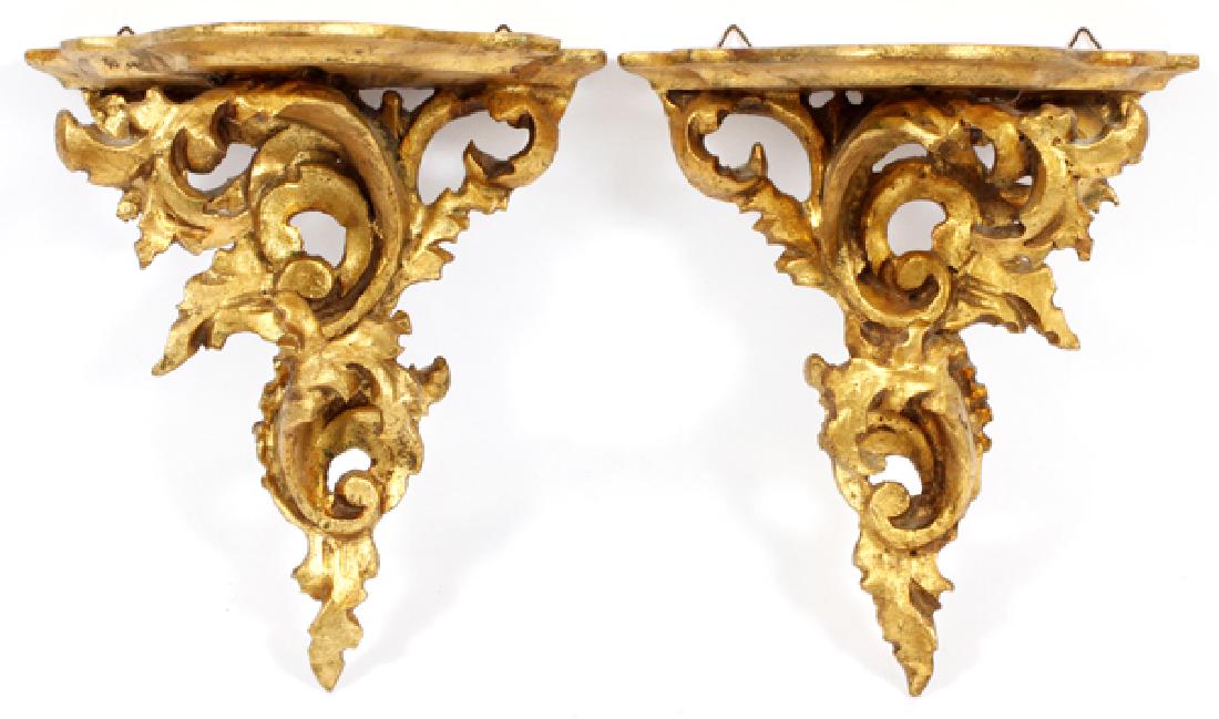 CARVED GILTWOOD WALL BRACKETS, PAIR: CARVED GILTWOOD WALL BRACKETS, PAIR, H 7 1/2", L 6 1/2" :
