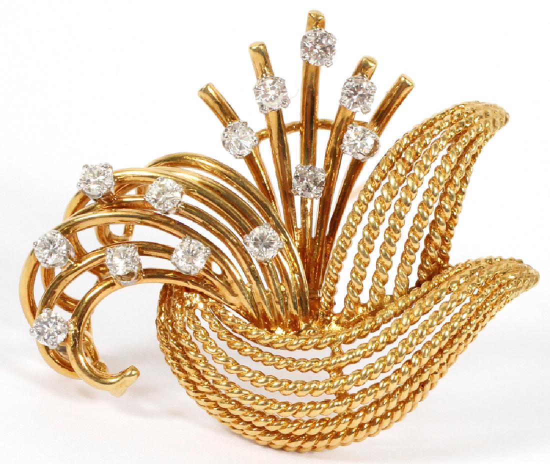 DIAMOND  AND 18K YELLOW GOLD BROOCH PIN (1 of 2)