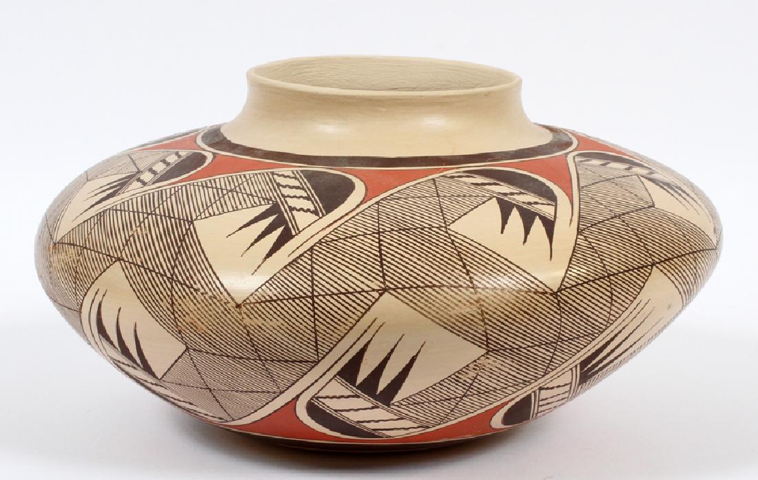 CLINTON POLACCA NAMPEYO, HOPI POTTERY JAR (1 of 4)
