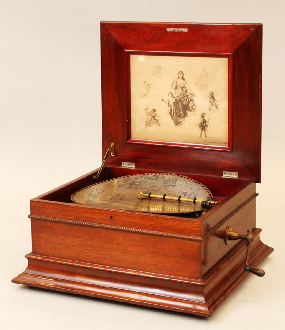 REGINA DOUBLE COMB MUSIC BOX, CIRCA 1900, WITH 68 DISCS (1 of 8)