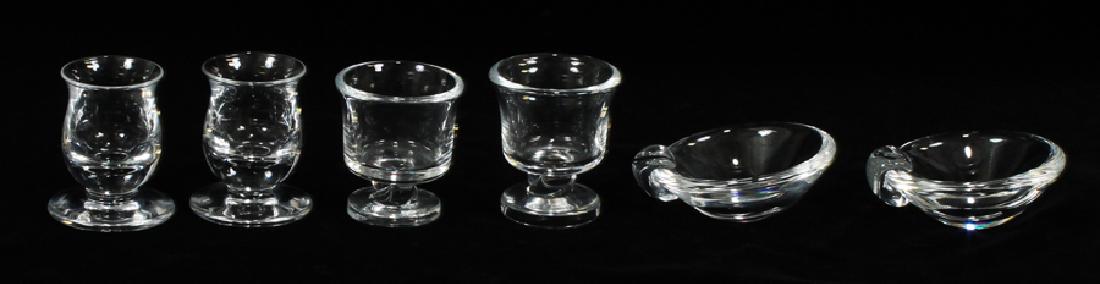 STEUBEN AND VSL CIGARETTE HOLDERS, ASH TRAYS: STEUBEN AND VSL CIGARETTE HOLDERS, ASH TRAYS, SIX PIECES H 3", 4" :Two Steuben cigarette holders H 3" and two Steuben ashtrays 4". Plus two Val St Lambert cigarette holders.