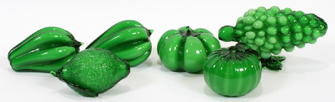 VENETIAN BLOWN GLASS FRUIT, SIX PIECES L 3" - 6": VENETIAN BLOWN GLASS FRUIT, SIX PIECES L 3" - 6" :Emerald green. Grape bunch, apple, lemon, etc.