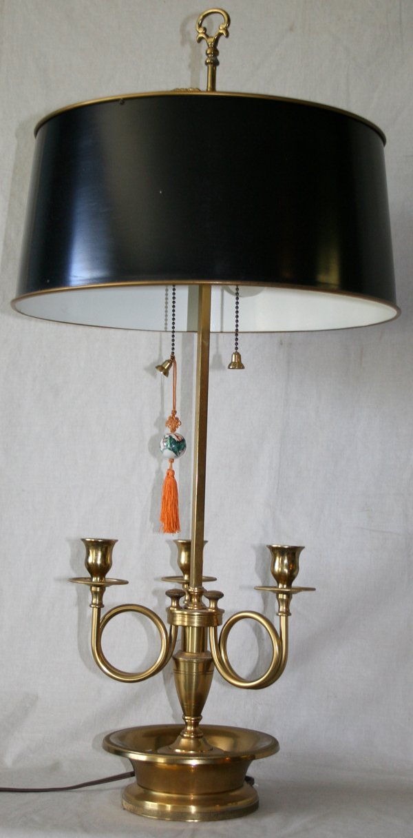 FRENCH BRASS TRUMPET-FORM ARROW LAMP, H30": FRENCH BRASS TRUMPET-FORM THREE-LIGHT ARROW LAMP, H 30": From the collection of Robert E. Lee, Grosse Pointe (rev.20070911)