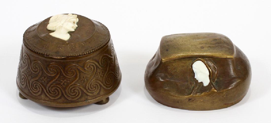 PETER TERESZCZUK BRONZE INK WELL & HINGED BOX: PETER TERESZCZUK (1875-1963 GALICIA, AUSTRIA) ART NOUVEAU BRONZE INK WELL & HINGED BOX, 2 PCS, H 2", L 3 1/2", D 3" Signed P. Tereszczuk. Bronze hinged box with the profile of a woman, H 2 1/2" x Dia 