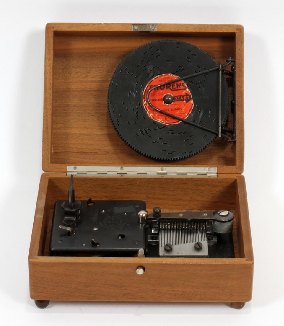 MUSIC BOX WITH SWISS THORENS DISCS