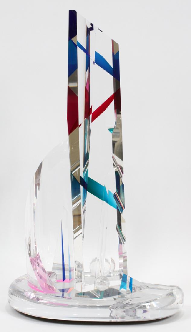 BARRY RICHMAN, CONTEMPORARY ACRYLIC SCULPTURE: BARRY RICHMAN, CONTEMPORARY ACRYLIC SCULPTURE, TOTAL H 31", L 18", D 11", "OZ" :On a revolving base. Signed.