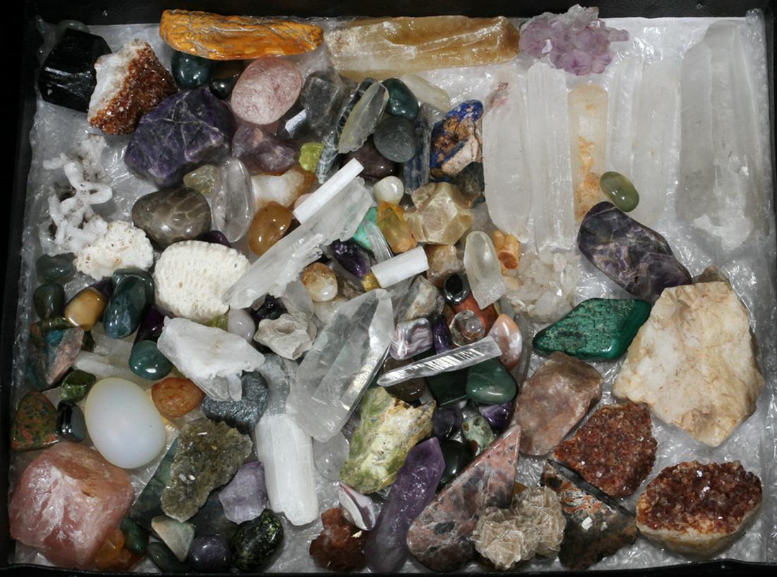 MINERAL SPECIMEN COLLECTION, APPROX. 190 PCS: MINERAL SPECIMEN COLLECTION, APPROX. 190 PCS, H .25"-6":A substantial mineral collection. Comprised of polished stones, a pendant, raw specimens, and small samples. Assortment includes, but is not lim