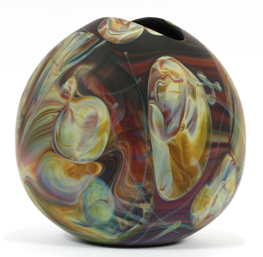 FREDERICK WARREN, ART GLASS VASE, H 10", DIA 11": FREDERICK WARREN, ART GLASS VASE, H 10", DIA 11" :A Frederick Warren art glass vase. Actual measurements are 10" tall with a 10.5" diameter.