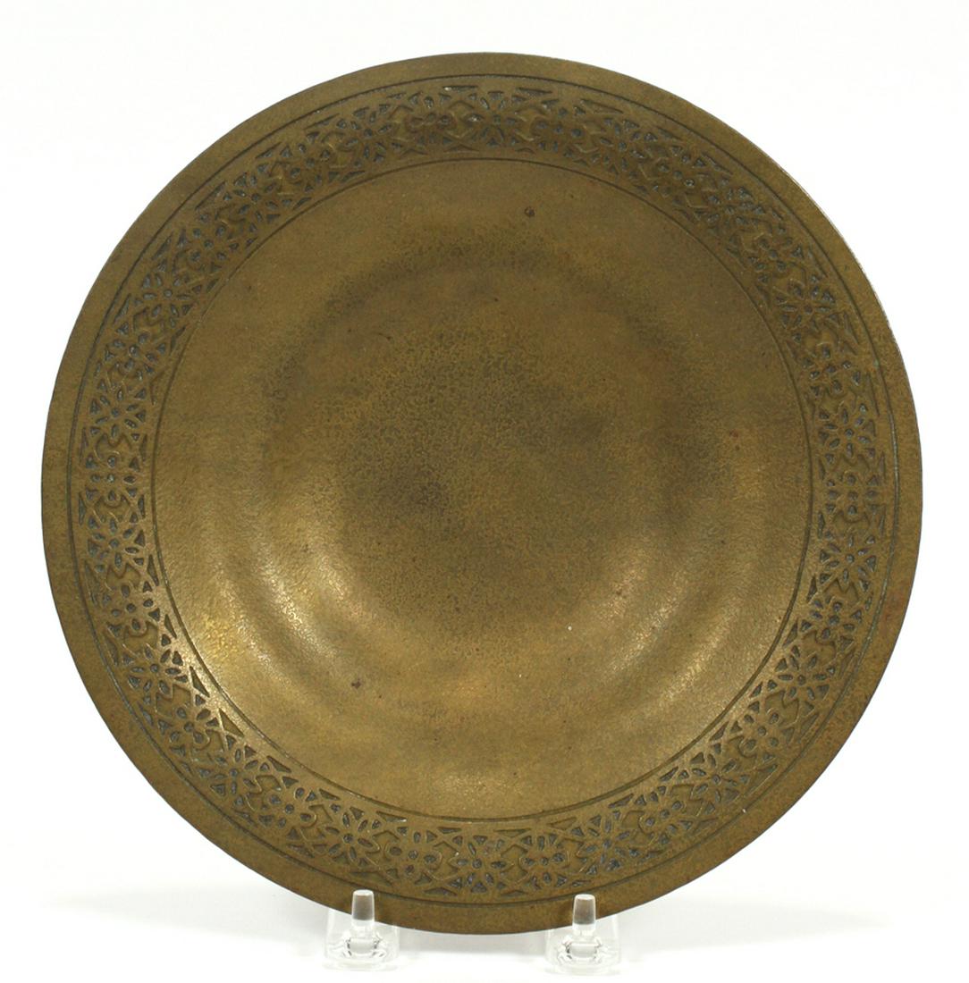 TIFFANY STUDIOS BRONZE BOWL DIA 9" 1707: TIFFANY STUDIOS BRONZE BOWL DIA 9" 1707 :A Tiffany Studios bronze bowl. Having a decorative edge. Marked 1707 and Tiffany Studios New York.