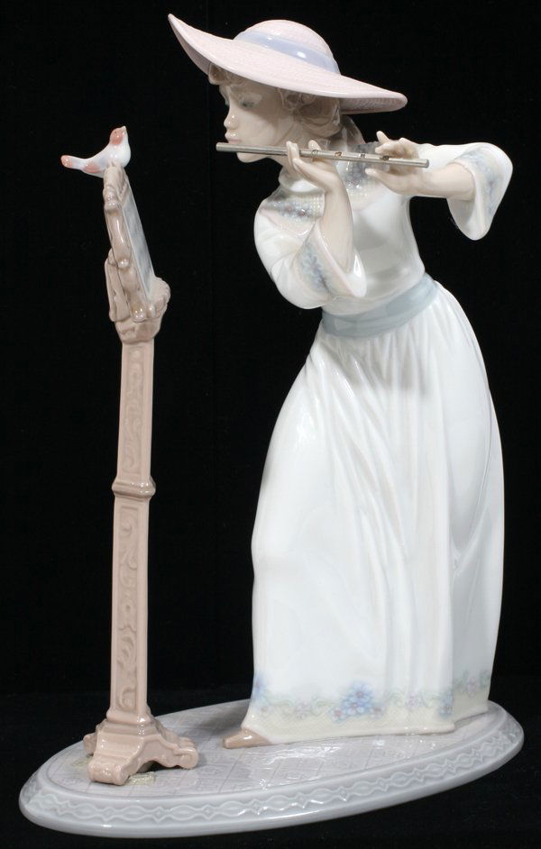 011561 LLADRO PORCELAIN FIGURE OF GIRL PLAYING FLUTE Jan 19, 2008