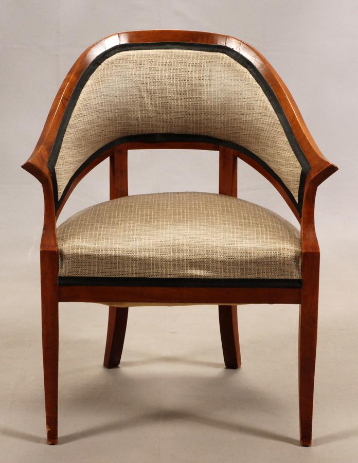 DUNCAN PHYFE STYLE MAHOGANY CHAIR: DUNCAN PHYFE STYLE MAHOGANY CHAIR, H 33.5", W 24", D 17.5":A Duncan Phyfe style mahogany chair. Having taupe tone upholstering to the seat and back. From the estate of Fred E. Wehmer.