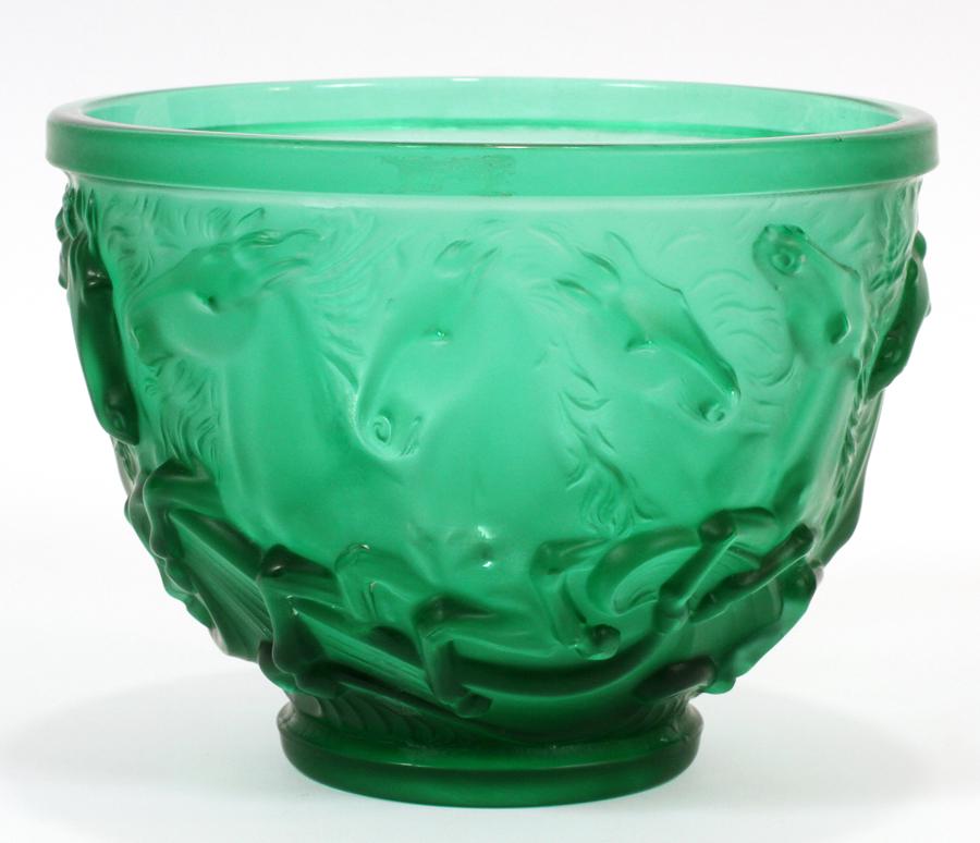 AFTER LALIQUE EQUESTRIAN GLASS BOWL H 6" DIA 8": AFTER LALIQUE EQUESTRIAN GLASS BOWL H 6" DIA 8" :A green glass bowl in the manner of Lalique. Depicting horses.