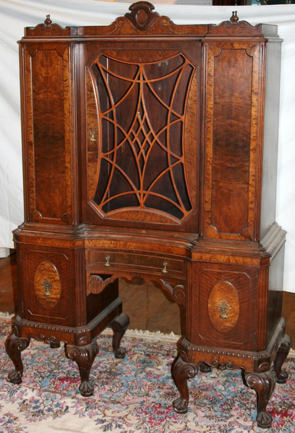 QUEEN ANNE WALNUT CHINA CABINET, C. 1930