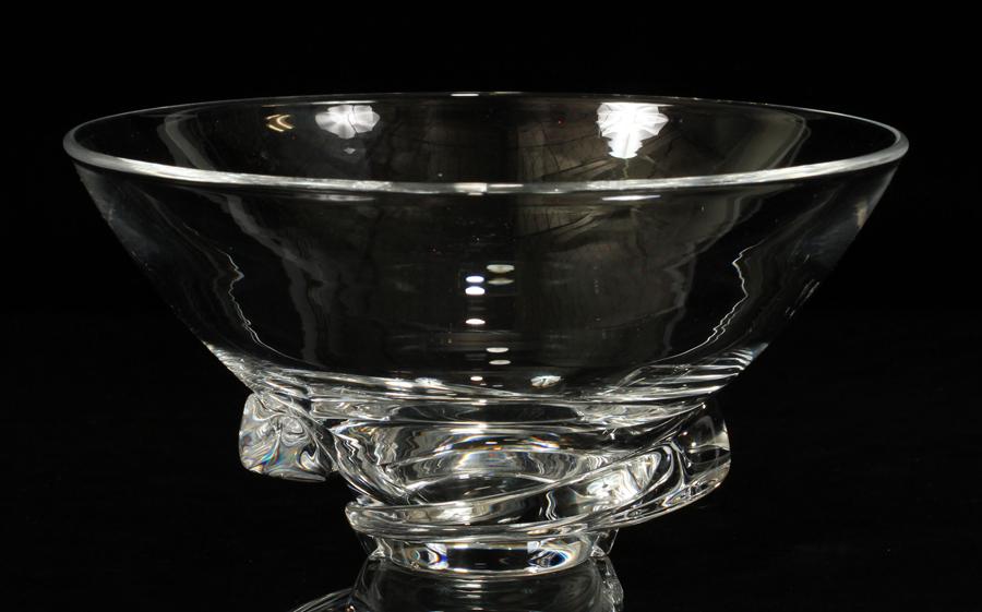 STEUBEN CRYSTAL OPEN BOWL, H 3 3/4", DIA 7 1/4": STEUBEN CRYSTAL OPEN BOWL, H 3 3/4", DIA 7 1/4" From the Booth Family Estate, Cranbrook, MI.