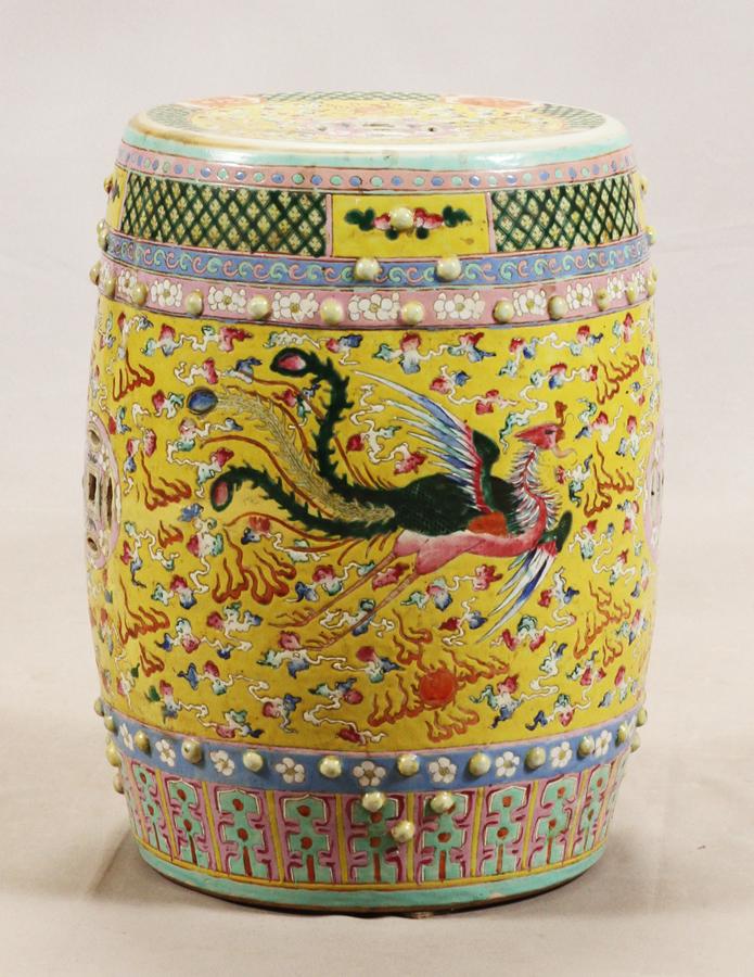 CHINESE ENAMELED PORCELAIN DRUM GARDEN SEAT: CHINESE ENAMELED PORCELAIN DRUM GARDEN SEAT, 20TH C., H 19", DIA 13" Dragon and cloud band designs.