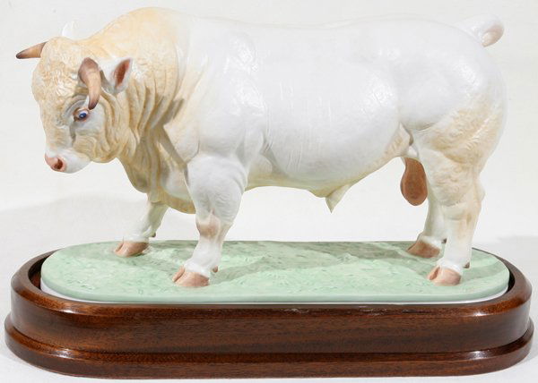 ROYAL WORCESTER 'CHAROLAIS BULL', H 6 ": ROYAL WORCESTER BISQUE FIGURE, 'CHAROLAIS BULL', H 6 ", L 10 1/4":Modeled by Doris Lindner, limited edition number 438/500, with certificate.