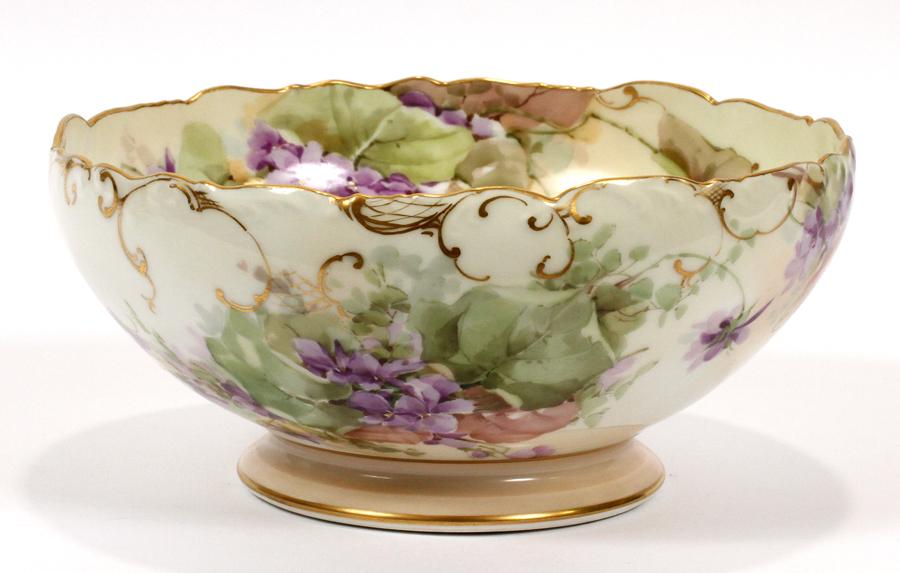 GEORG LEYKAUF LIMOGES PORCELAIN CENTERPIECE BOWL: GEORG LEYKAUF (GERMANY, 1847-1933) LIMOGES PORCELAIN CENTERPIECE BOWL H 4.25" DIA 9.25" A T & V Limoges porcelain centerpiece bowl hand painted by the master porcelain painter Georg Leykauf. Having a 