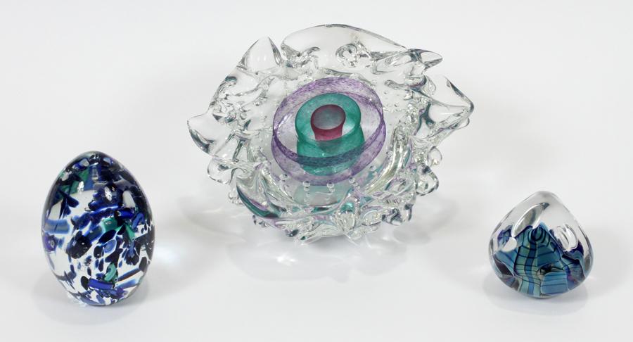 LEON APPLEBAUM MODERNIST ART GLASS SCULPTURES: LEON APPLEBAUM MODERNIST ART GLASS SCULPTURES & ILLEGIBLY SIGNED PAPERWEIGHT 3 H 5" DIA 8.25" A grouping of three art glass items. Including a signed Leon Applebaum glass sculpture with purple, teal,