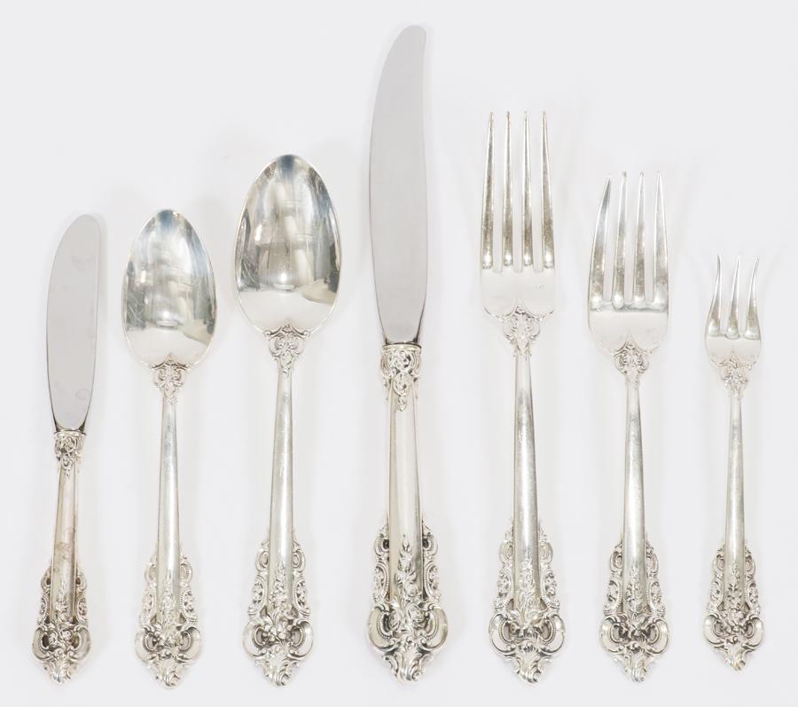 WALLACE 'GRAND BAROQUE' STERLING SILVER FLATWARE: WALLACE 'GRAND BAROQUE' STERLING SILVER FLATWARE, 84 PCS, 89 TOZ Includes: 12 hollow handle butter knives, L 6.25"; 12 seafood forks, L 5.5"; 12 teaspoons, L 6.1/8"; 12 place spoons, L 6 7/8"; 12 sala