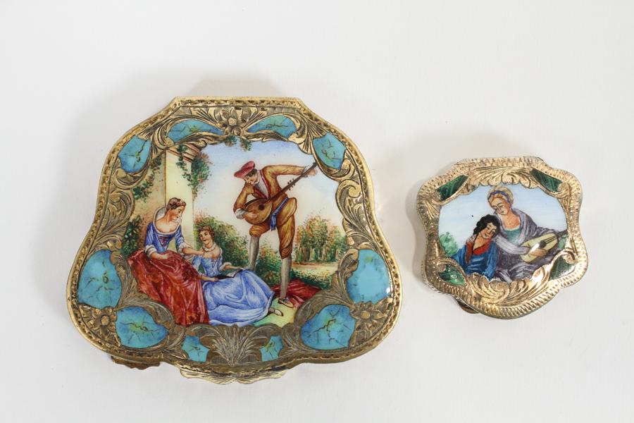 800 SILVER & ENAMEL COMPACT & ROUGE BOX, C. 1900: 800 SILVER & ENAMEL COMPACT & ROUGE BOX, C. 1900, 2 PCS. Courting acene on compact and lady playing string instrument on smaller box. Width 3.2" and 1.5".