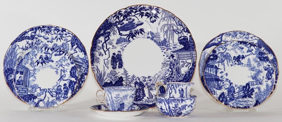 ROYAL CROWN DERBY 'MIKADO' DINNERWARE, 28 PCS: ROYAL CROWN DERBY 'MIKADO' DINNERWARE, 28 PCSBlue on white, assembled. Includes: 6 dinner plates (DIA 10.5"); 5 bread plates (DIA 6.1"); creamer and sugar; 5 saucers; 4 cups; and 6 plates (DIA 7"). Di