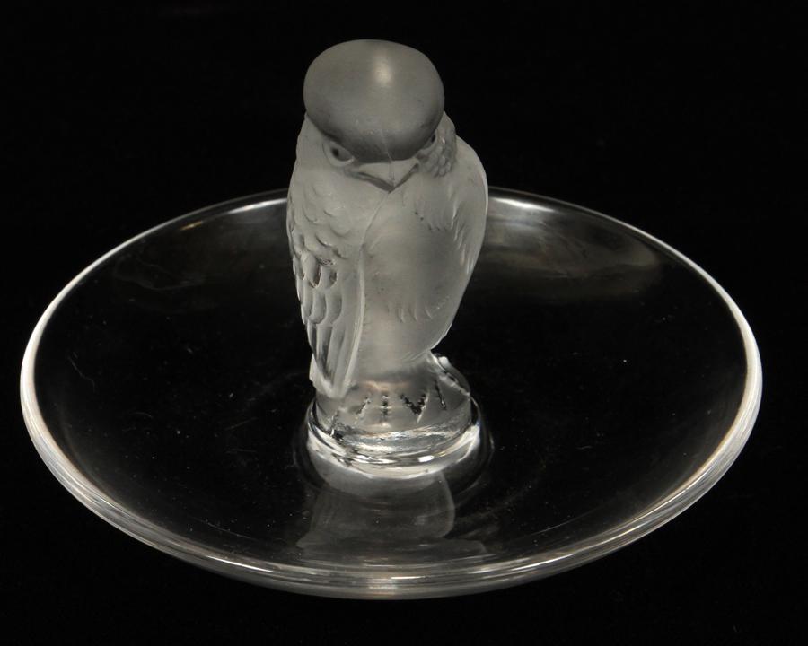 LALIQUE CRYSTAL RING HOLDER, H 2 1/2", DIA 3 3/4": LALIQUE CRYSTAL RING HOLDER, H 2 1/2", DIA 3 3/4" Frosted glass bird figure. Signed.