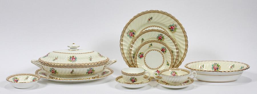 MINTONS PORCELAIN DINNER SET "KILWORTH" SERVICE: MINTONS PORCELAIN DINNER SET "KILWORTH" SERVICE FOR 12, 112 PCS. 12 dinner plates 10.5", 15 salad or dessert plates 7.5", 11 bread plates 6", 12 sauce dishes 5", 17 cups, 17 saucers, 12 cream, soup bo