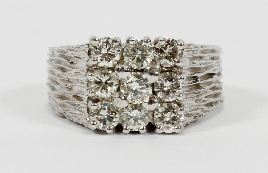 1.33 CT DIAMOND 18KT WHITE GOLD RING (1 of 4)