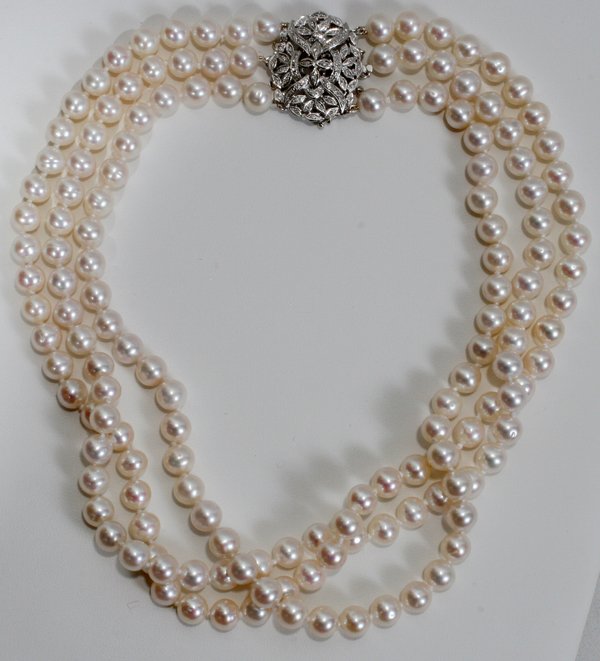 THREE STRAND PEARL NECKLACE W/DIAMOND CLASP