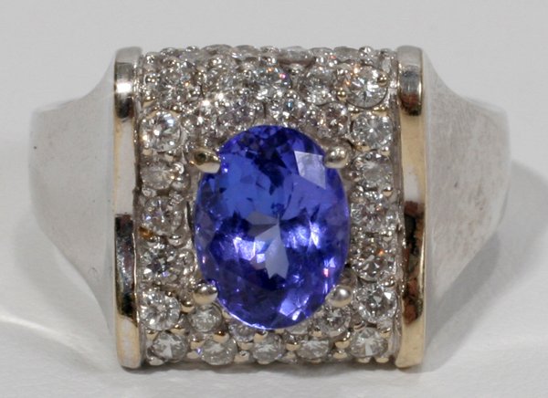 18 KT WHITE GOLD, DIAMOND & TANZANITE RING