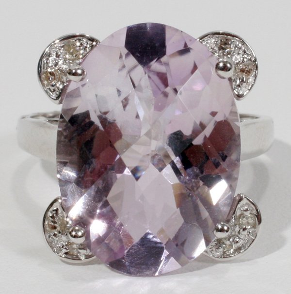 WHITE GOLD, AMETHYST & DIAMOND COCKTAIL RING