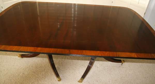 FEDERAL STYLE MAHOGANY DINING TABLE, 2 LEAVES - 5