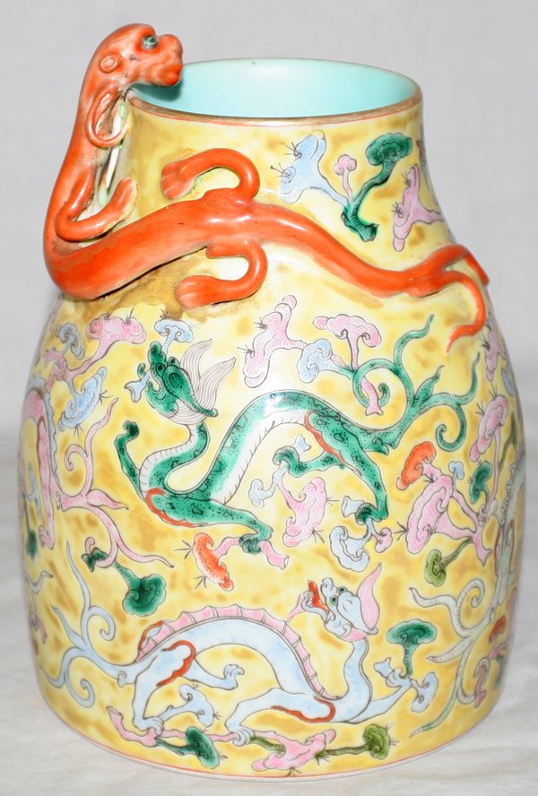 CHINESE PORCELAIN VESSEL, H 7", W 5 1/2"