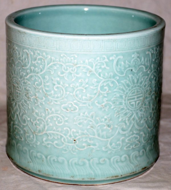 CHINESE CELADON BRUSH POT, H 6 1/2", D 7 1/2"