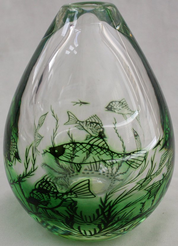 EDWARD HALD ORREFORS 'FISH GRAAL' BUD VASE