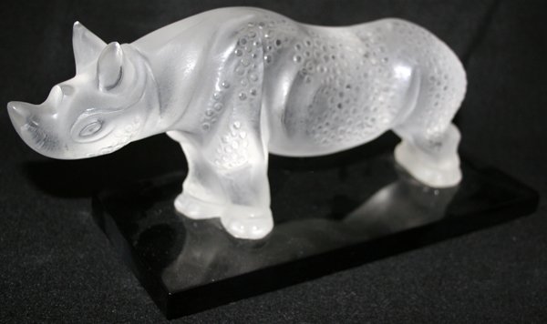 LALIQUE CRYSTAL RHINOCEROS, H 4 3/4", L 12"