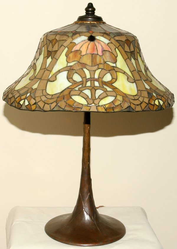 DUFFNER KIMBERLY GLASS SHADE ON TIFFANY BASE