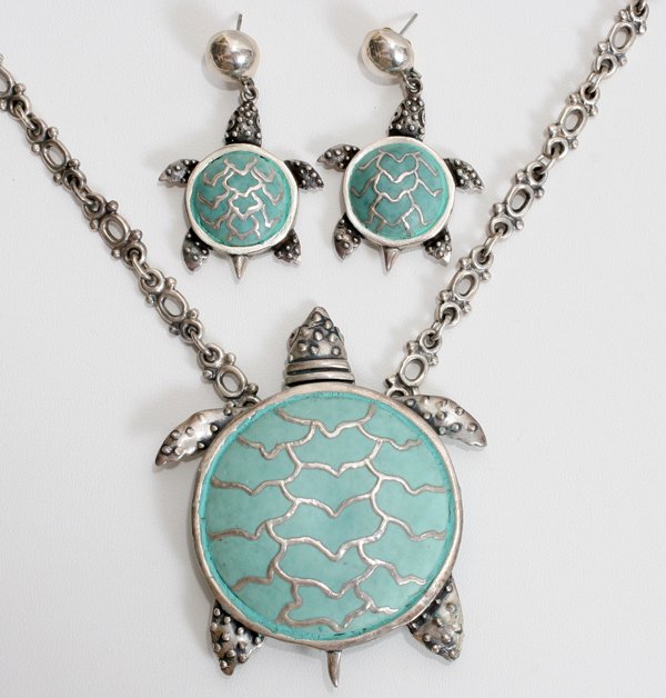 MEXICAN STERLING & COMPOSITION TURTLE PENDANT