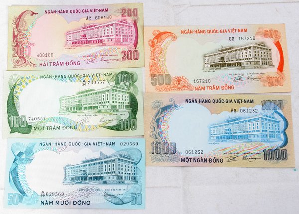 SOUTH VIETNAM UNCIRCULATED PAPER CURRENCY