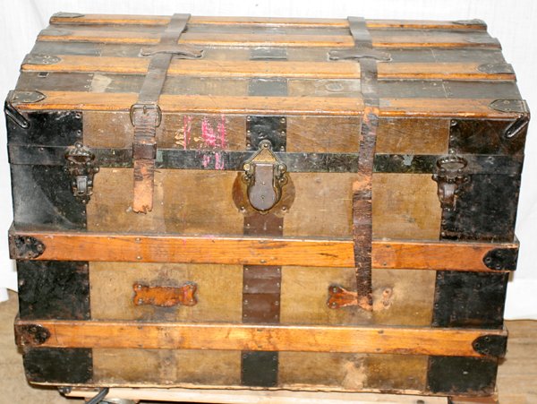 STEAMER TRUNK, H 21", W 19", L 32"