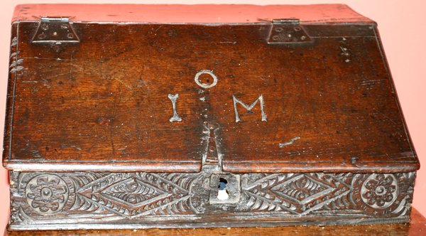 ENGLISH OAK SLANT-FRONT BIBLE BOX, 'IM'