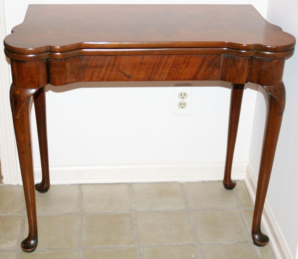 QUEEN ANNE STYLE MAHOGANY CONSOLE/CARD TABLE